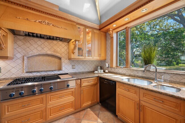 Building Photo - Historic Granada Terrace Home in St. Pete!!