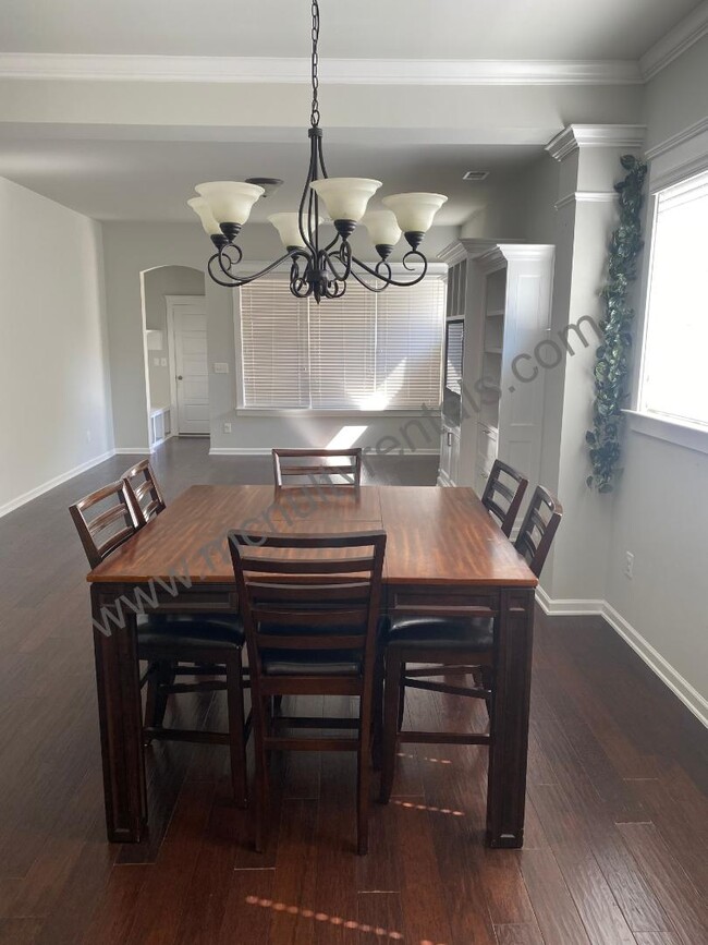Building Photo - 4221 Courtly Ln