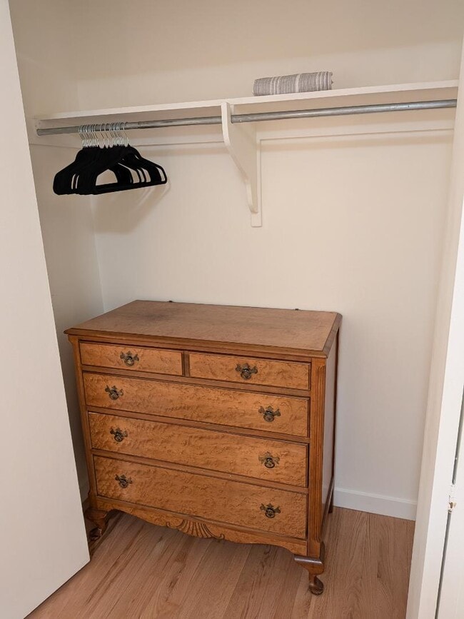 Building Photo - 425 Manhattan Dr