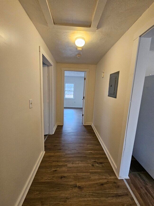 Building Photo - 71 Moultonville Rd