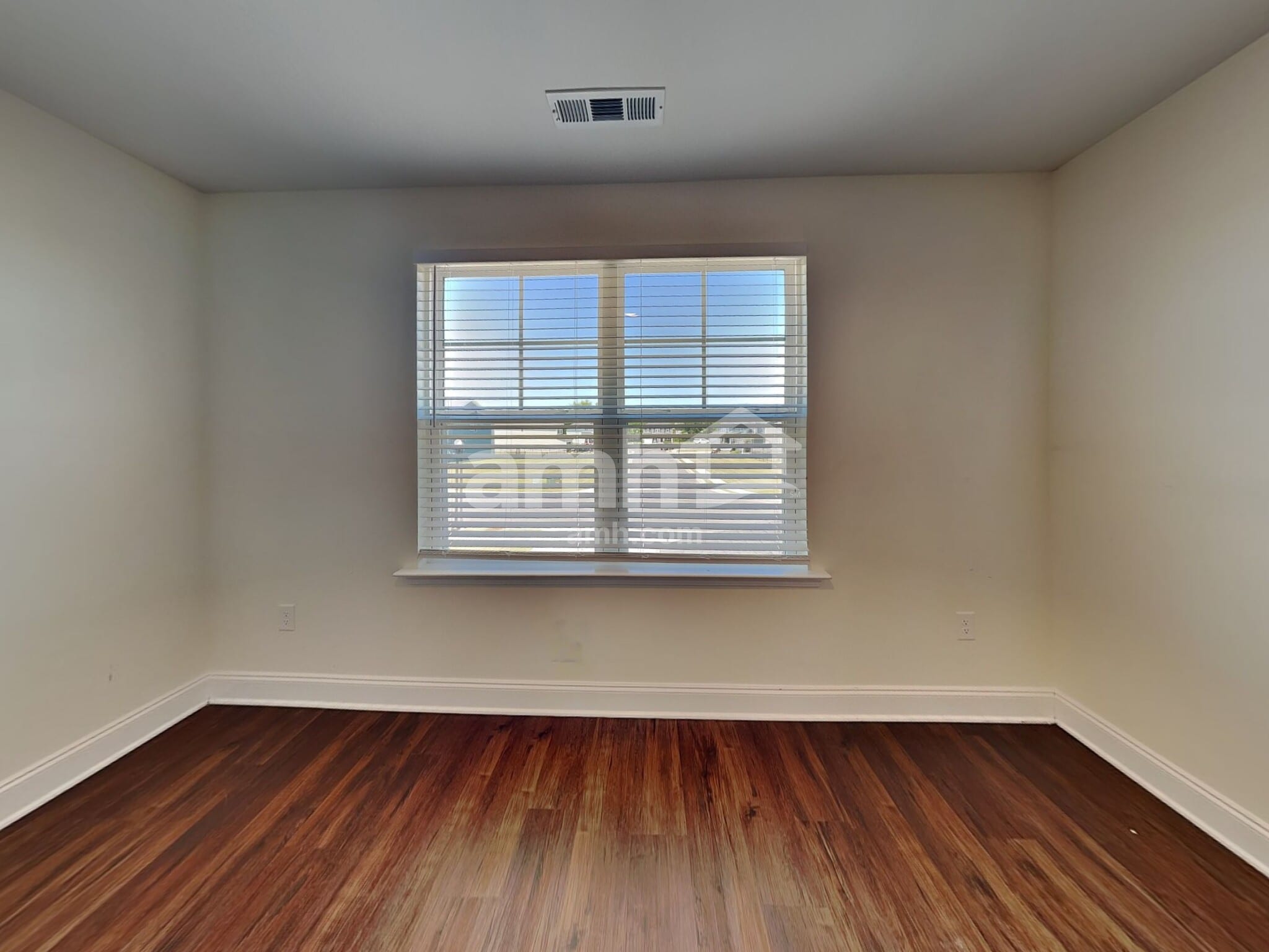 Building Photo - 5223 Valor Dr