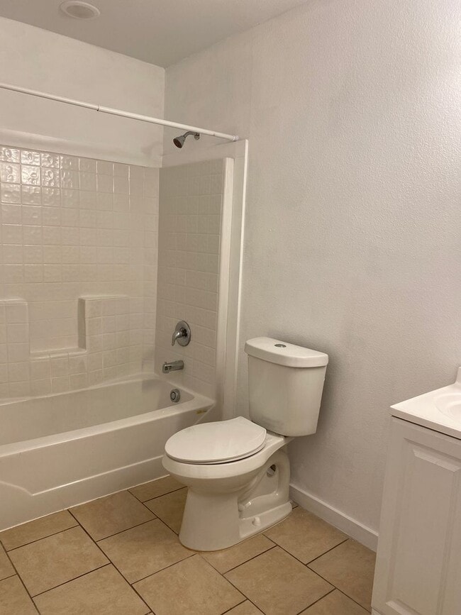 Building Photo - 1654-SH