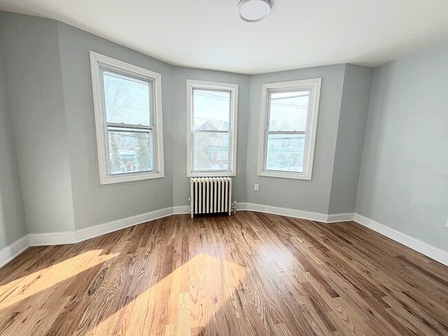 Building Photo - 133 E Grant Ave