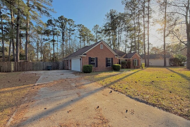 Building Photo - AVAILABLE NOW! (No Pets)