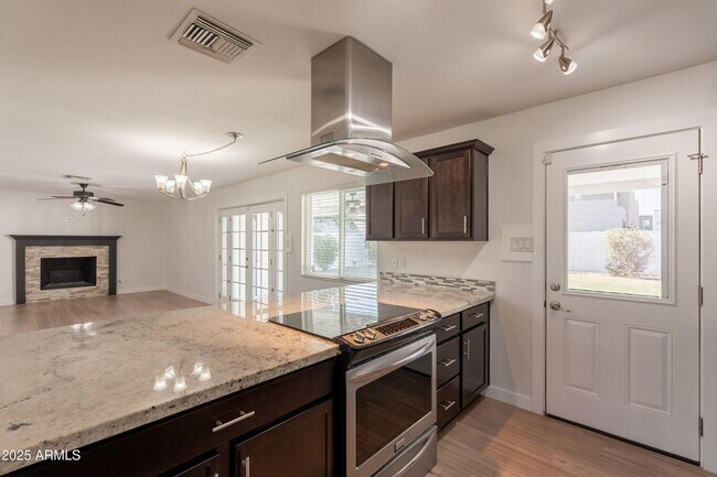Building Photo - 6808 E Loma Land Dr