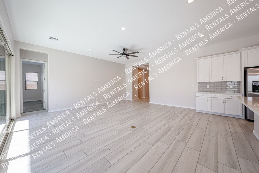 Building Photo - 4815 W Capistrano Ave