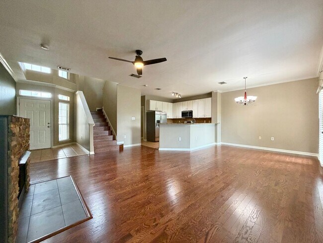 Building Photo - 3300 Forest Creek Dr
