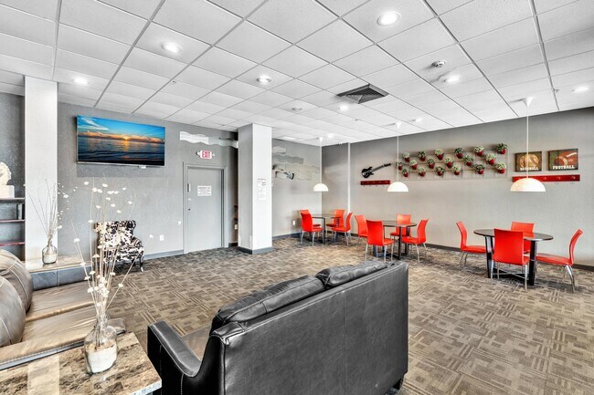Building Photo - 400 Kings Point Dr