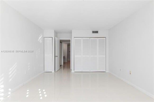 Building Photo - 210 Seaview Dr