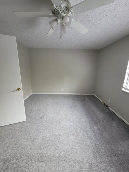 Building Photo - 1012 Schneider St SE