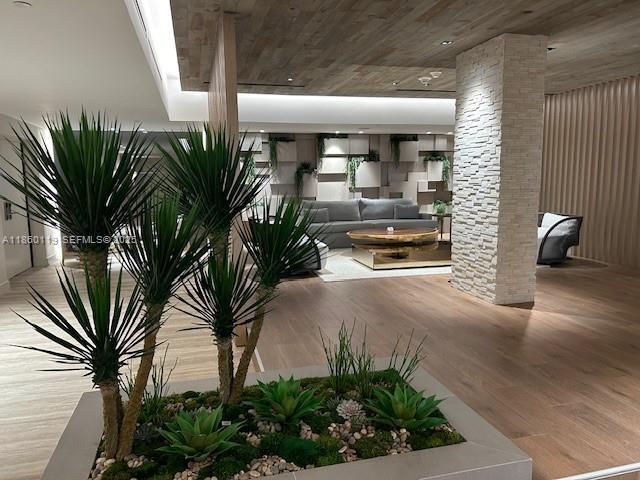 Building Photo - 2301 Collins Ave