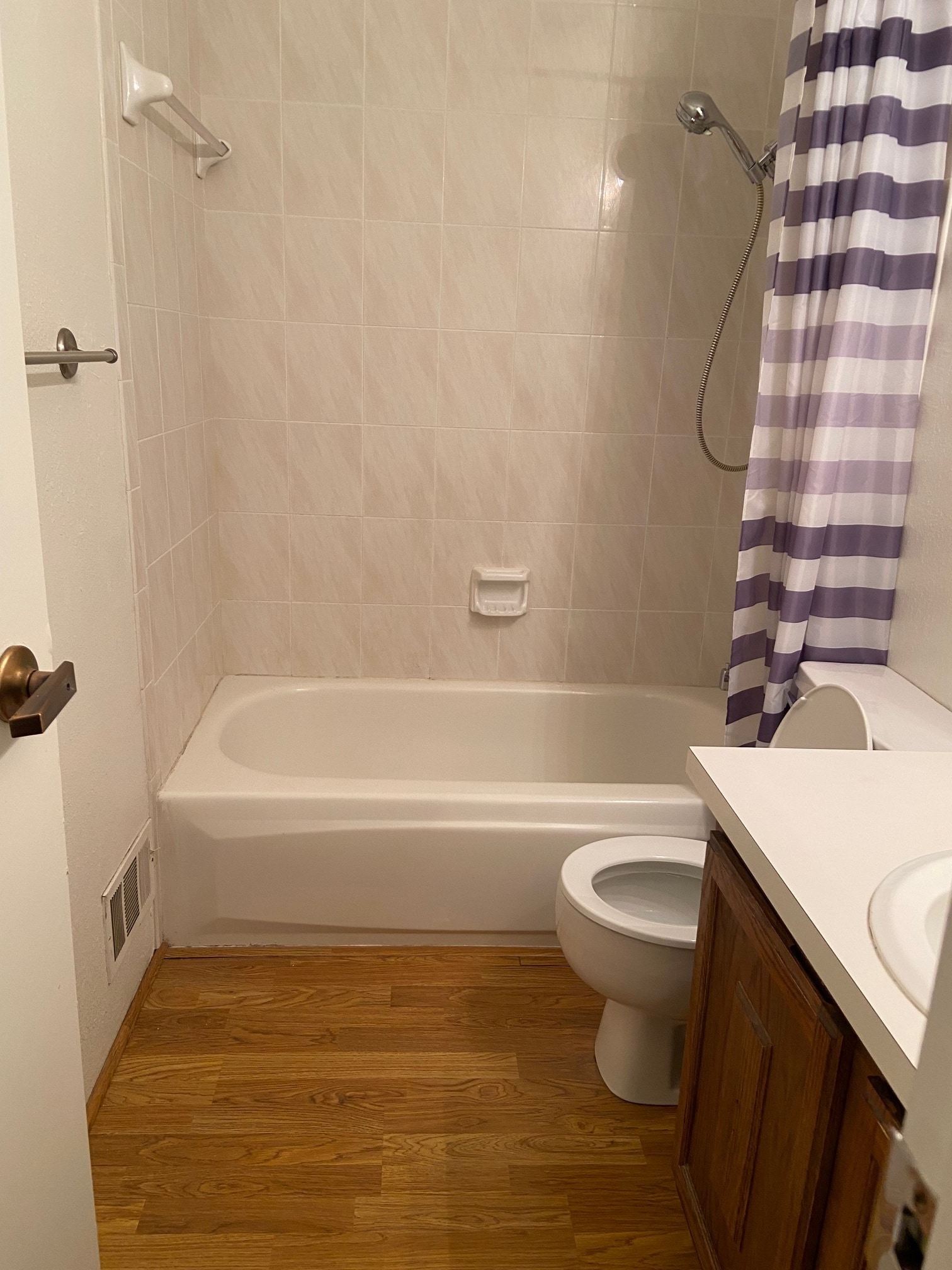 Hall Bath - 1050 S Monaco Pky