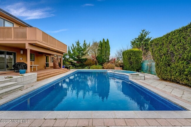 Building Photo - 19 Parker Ave