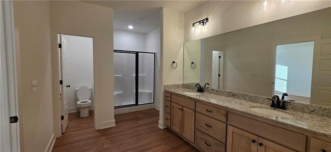 Building Photo - 951 E Buchanan St