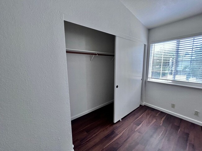 Building Photo - 7534 Whimbleton Way