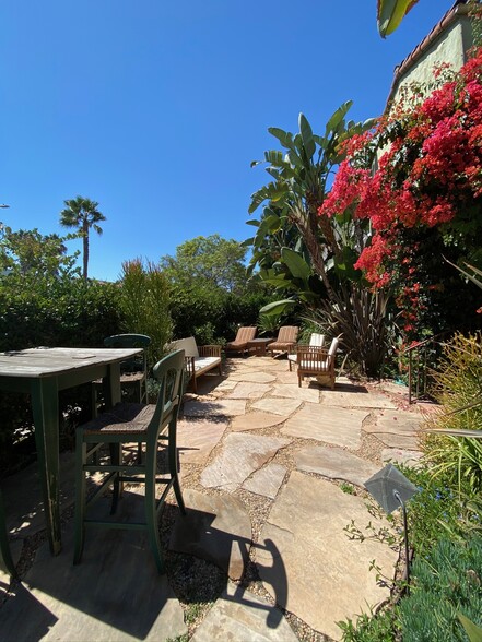 Front Yard /Furnished with Lounge Seating - 855 S Curson Ave