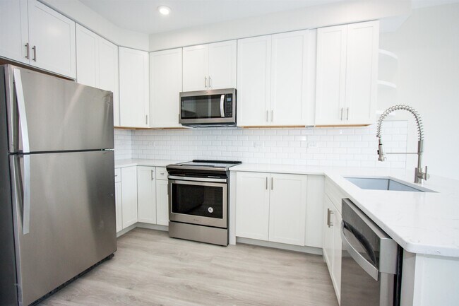 Building Photo - 141 Newark Ave