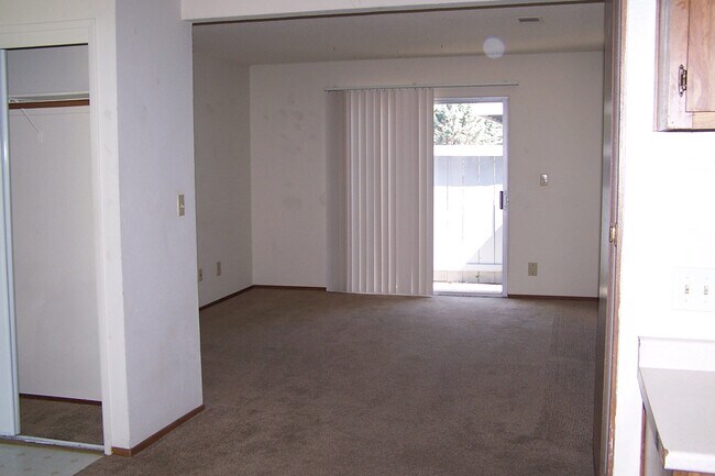 Bedroom - 2355 Fairfield Ave