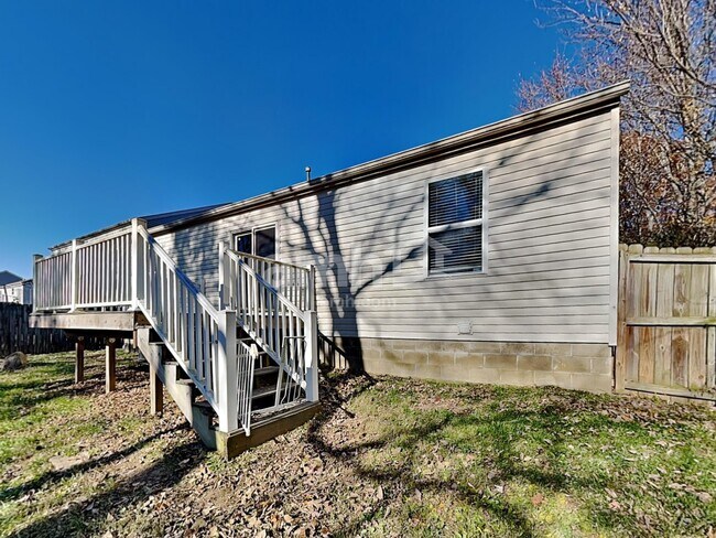 Building Photo - 7037 Crescent Boat Ln