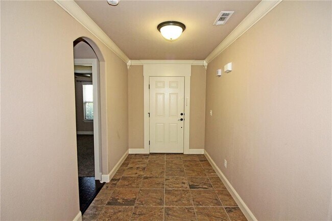 Building Photo - 3108 SW Oakleigh Rd