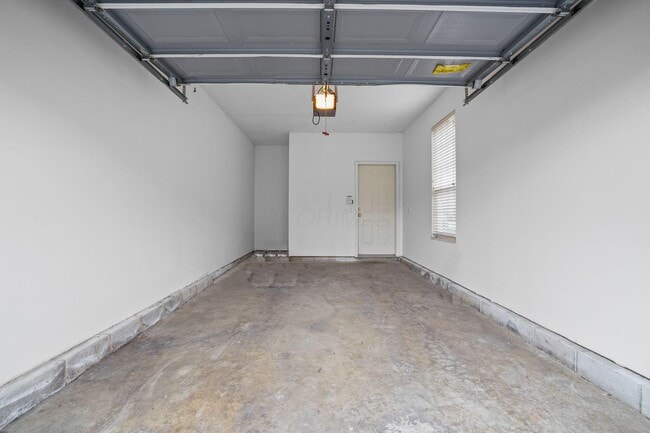 Building Photo - 5027 Stratford Pine Ln