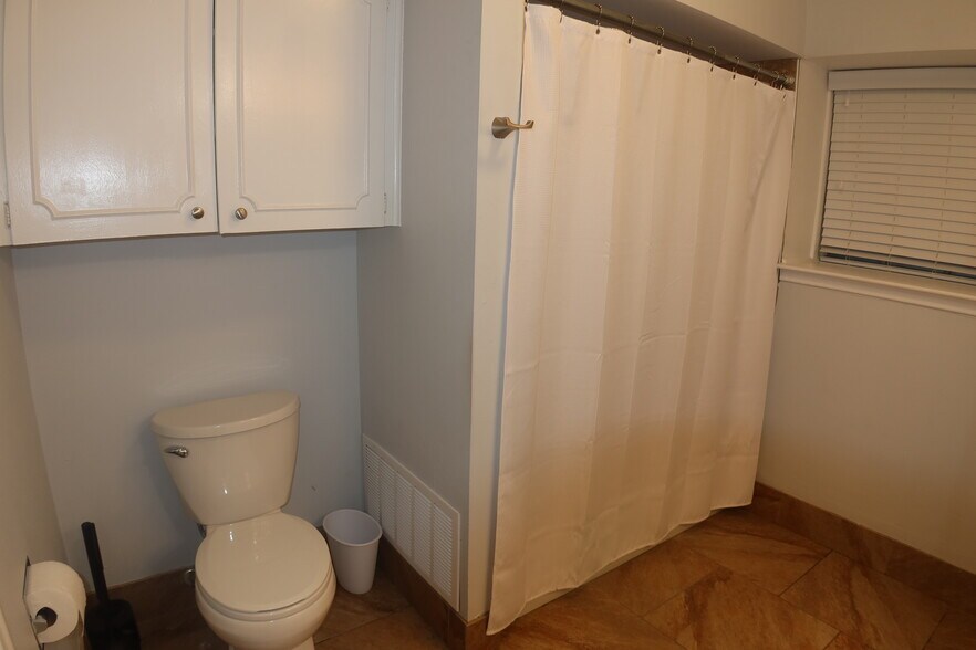 Building Photo - 3730 Fairfield Ave