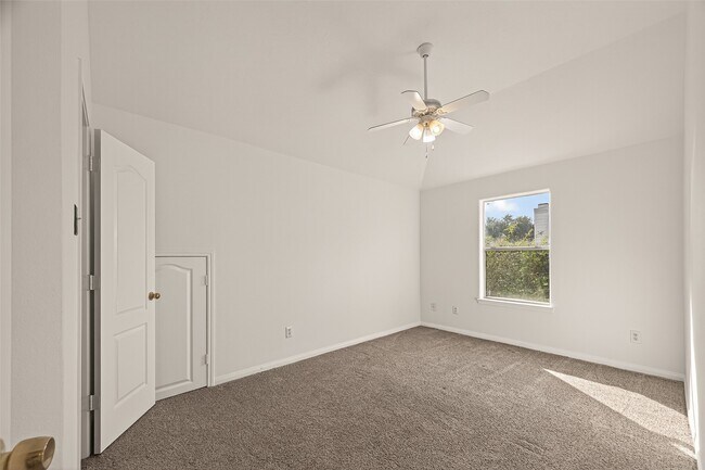 Building Photo - 3804 Dunlavy Dr