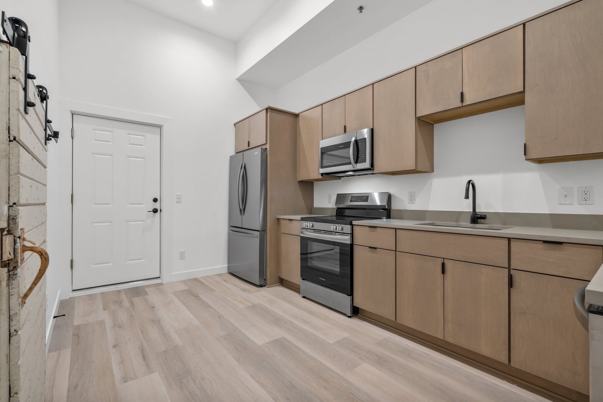 Building Photo - 308 Oak St