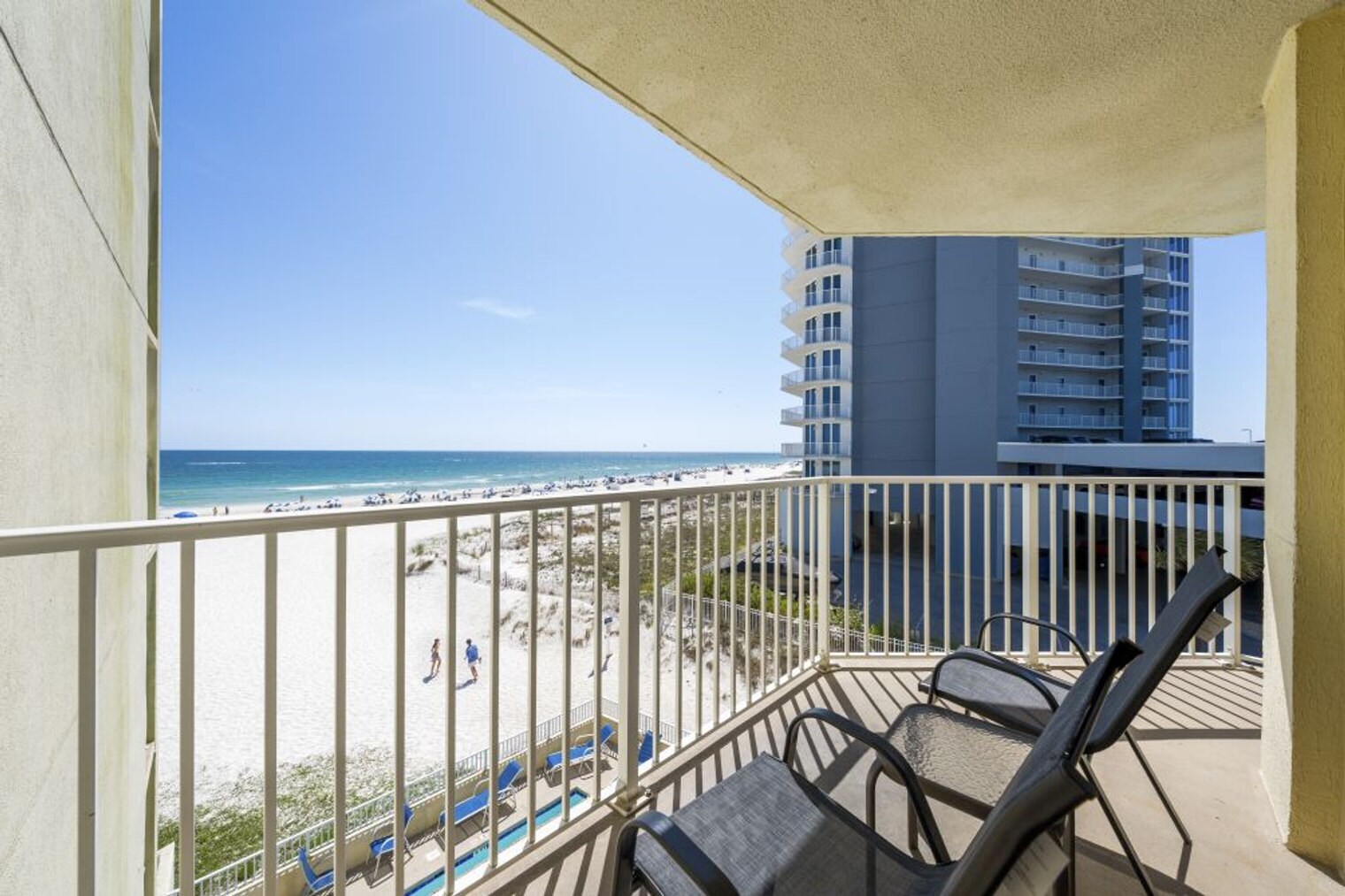 Building Photo - 505 E Beach Blvd