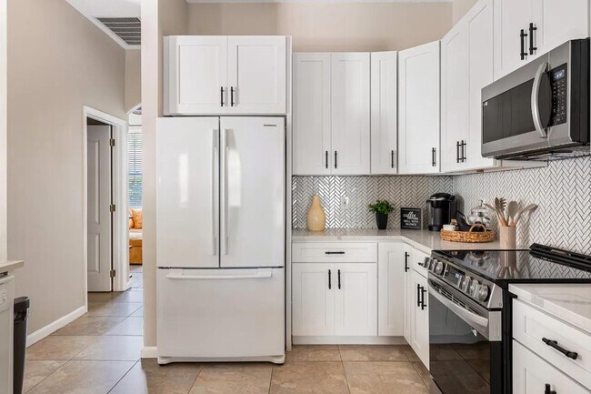 Building Photo - 412 N Hampton Dr