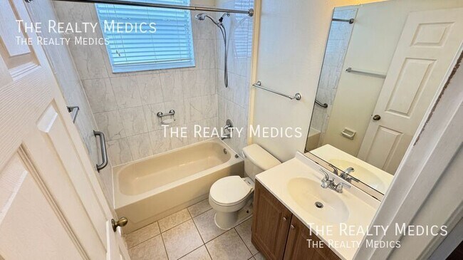 Building Photo - 13628 Tetherline Trail
