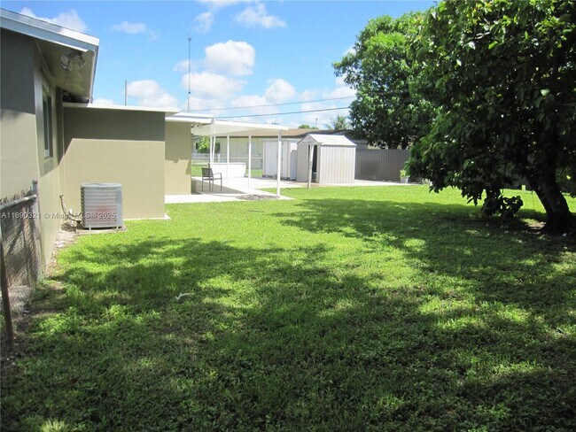 Building Photo - 3151 SW 37th Terrace