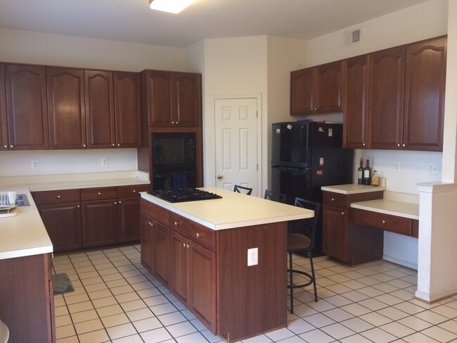 kitchen - 10436 Courtney Dr