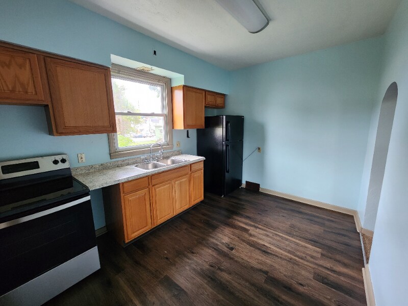 Building Photo - 308 Menoher Wy