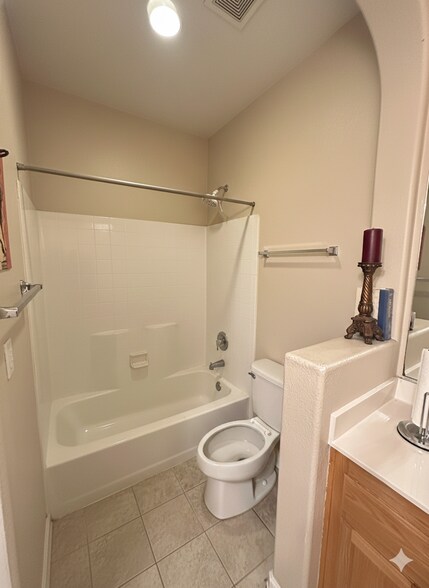 Building Photo - 7056 Kelmscott Ln