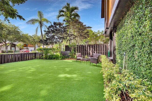 Building Photo - 1610 W Sandpiper Cir