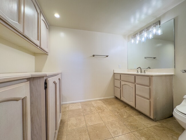 Building Photo - 2274 Caminito Castillo