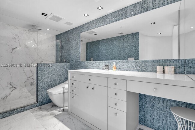 Building Photo - 6801 Collins Ave