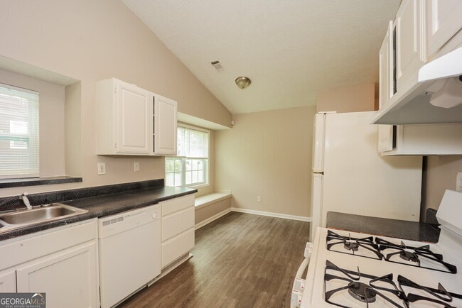 Building Photo - 5818 Mistyview Dr