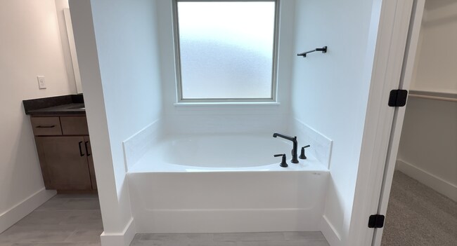 Building Photo - 3700 N Wiley Dr