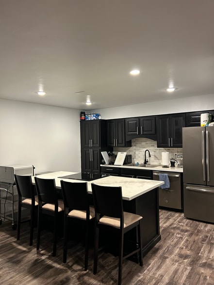 Building Photo - 3030 S Dromedary Dr
