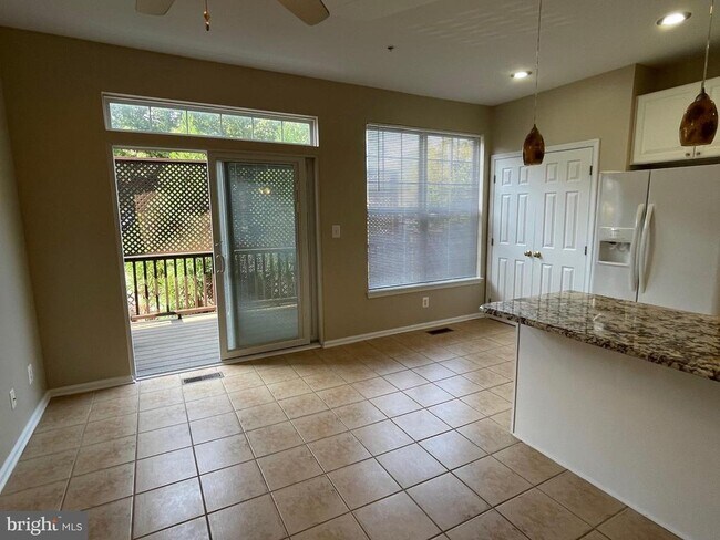 Building Photo - 129 Martin Ln