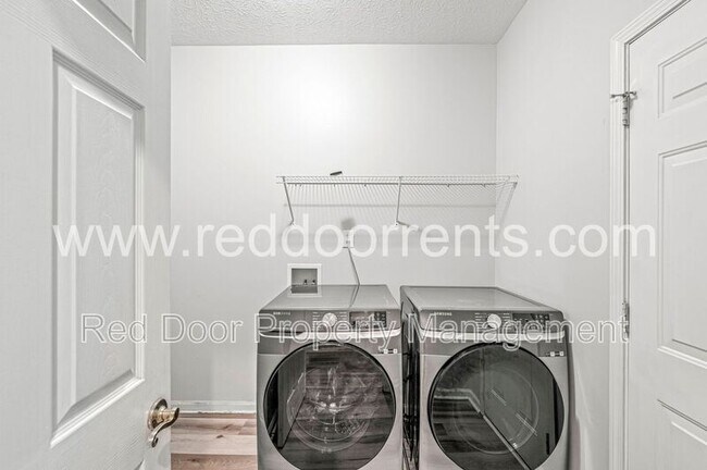 Building Photo - 5841 Hornbean Ct