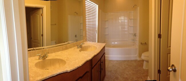 Building Photo - 6530 S Goldenrod Rd