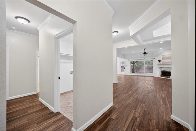 Building Photo - 313 Cave River Dr