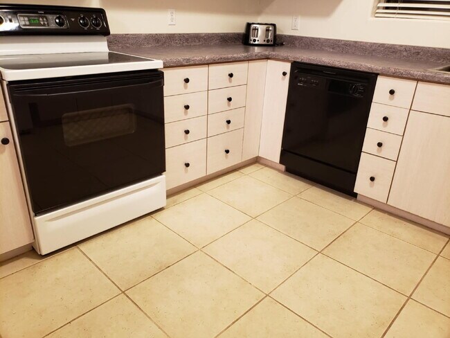 Building Photo - 288 W Diagonal #B  studio/1 Bath