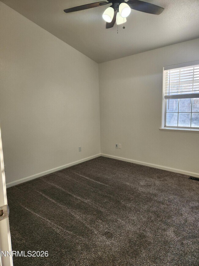 Building Photo - 3653 Hemlock Ct