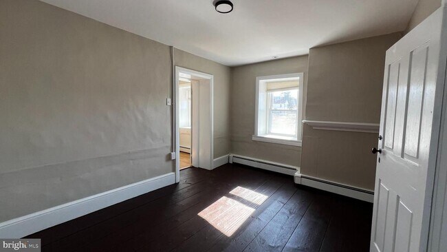 Building Photo - 135 Hoffmansville Rd