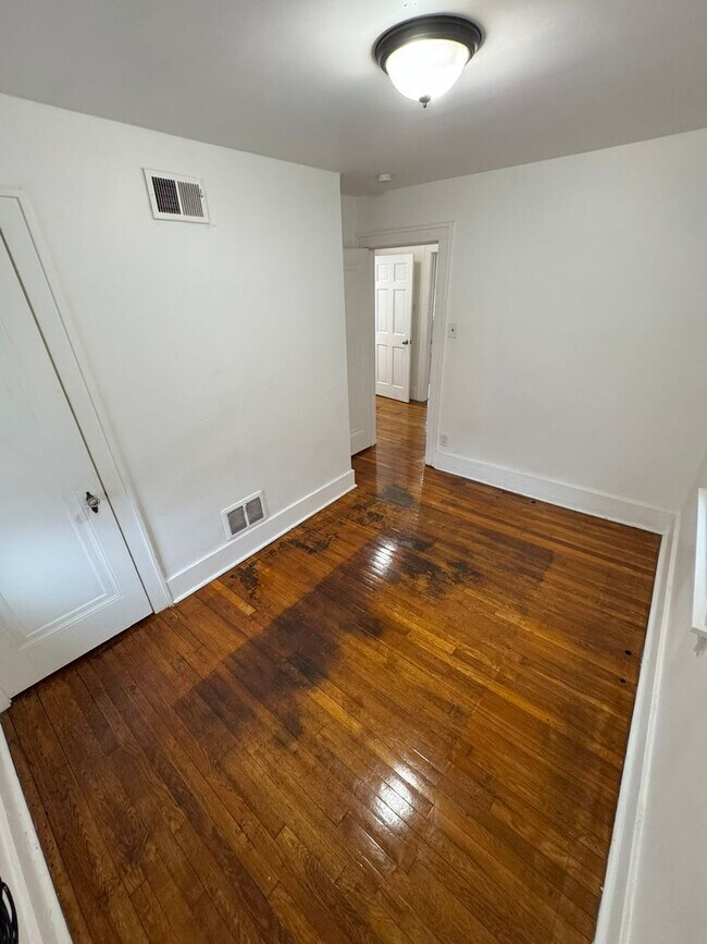 Building Photo - 1415 Freemont St
