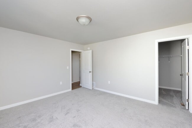 Building Photo - 1223 Jill Dr W